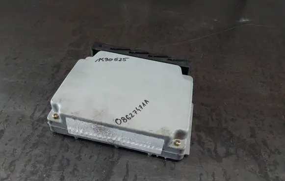 Volvo V70 Engine control unit/module 08627471A