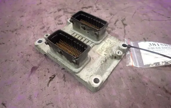Opel Tigra B Engine control unit/module ECU 55354328