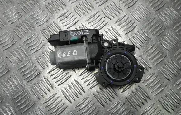 KIA Ceed Front door window regulator motor 440850C Z1037