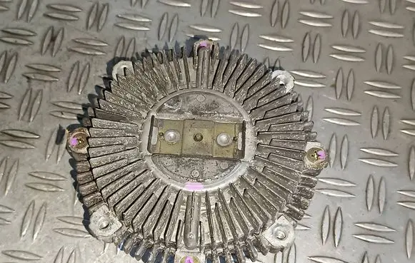 Mitsubishi Pajero Sport I Viscous fan clutch 