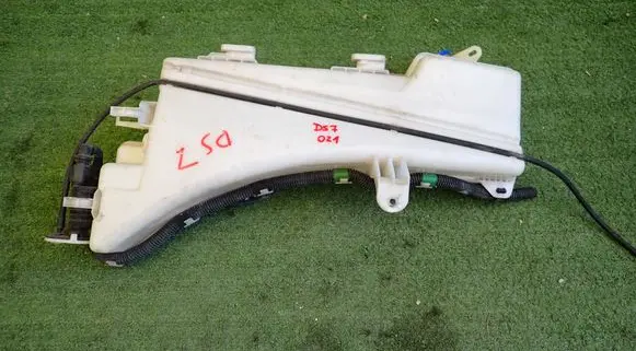 Citroen DS7 Crossback Windshield washer fluid reservoir/tank 