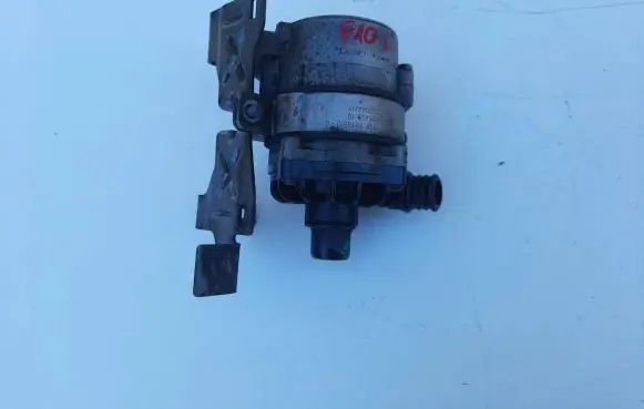 BMW 5 F10 F11 Electric auxiliary coolant/water pump 7587374
