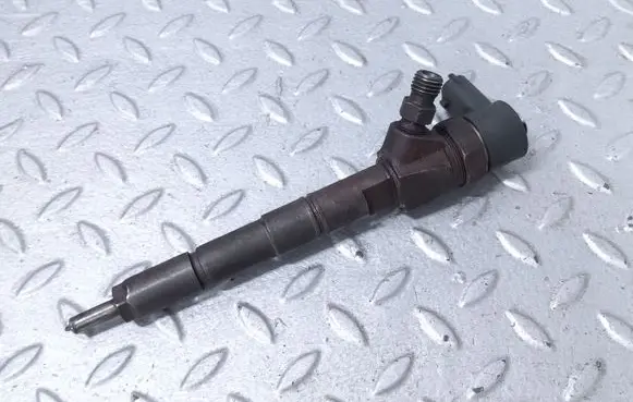 Opel Zafira B Fuel injector 0445110243