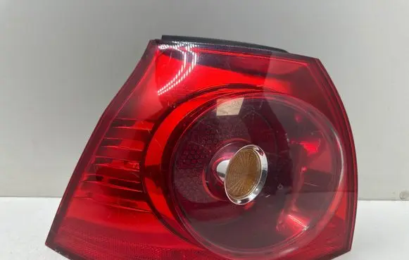 Volkswagen Golf V Rear/tail lights 1K6945095N