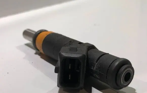 BMW 7 E65 E66 Fuel injector 7506924