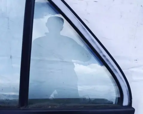 Mitsubishi Lancer Rear vent window glass 