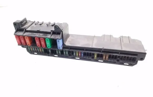 BMW 5 E60 E61 Fuse module 6957330