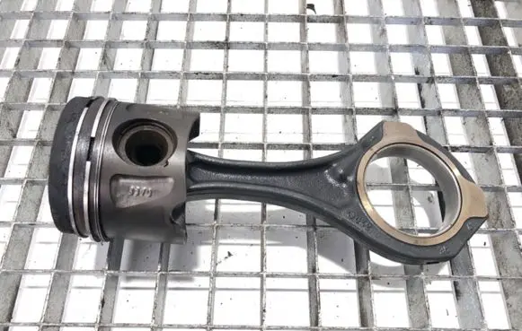 Mercedes-Benz Sprinter W906 Piston with connecting rod 8370642899