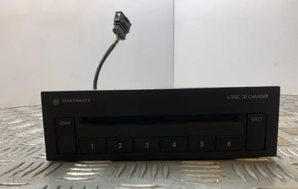 Volkswagen PASSAT B6 CD/DVD changer 3C0035110