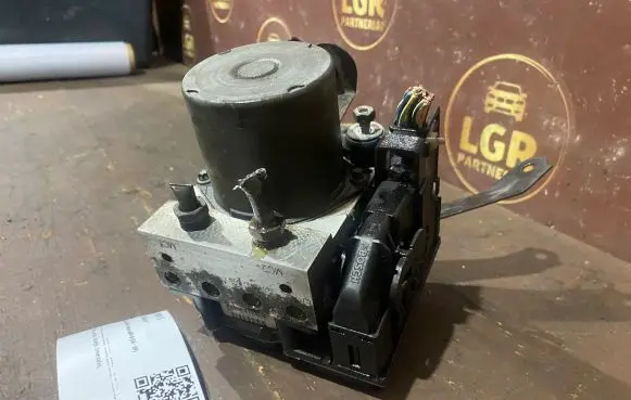 Toyota Corolla Verso AR10 ABS Pump