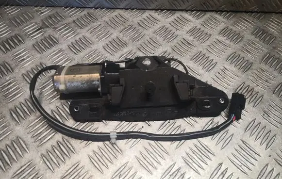 BMW 5 E39 Tailgate/trunk/boot lift motor 8362371