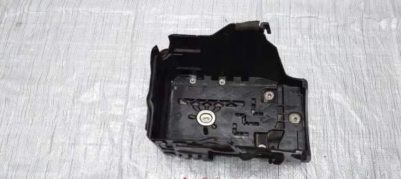 Land Rover Evoque I Battery box tray 