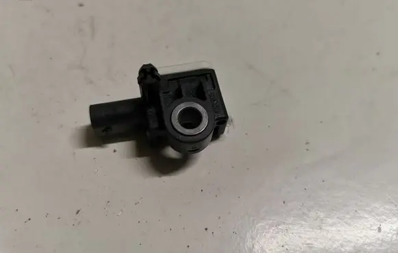 Dodge Durango Airbag deployment crash/impact sensor A1668210151