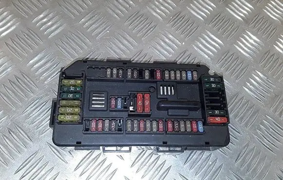 BMW 3 F30 F35 F31 Fuse module 922487904