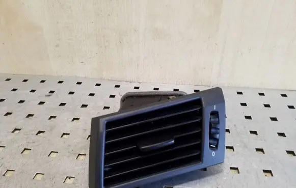 BMW X3 E83 Dashboard side air vent grill/cover trim 3400075