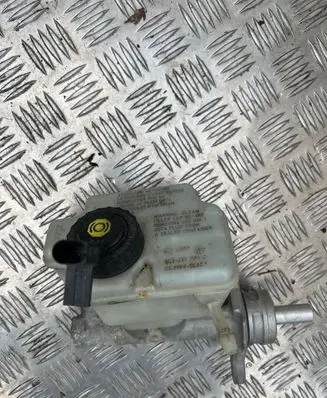 Volkswagen Golf Plus Master brake cylinder 1K1614019B