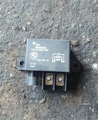 Coolant fan relay