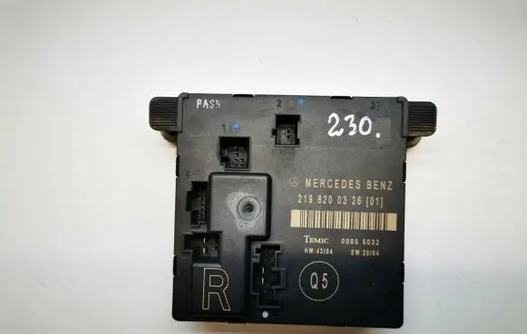 Mercedes-Benz CLS C219 Door control unit/module 2198200326