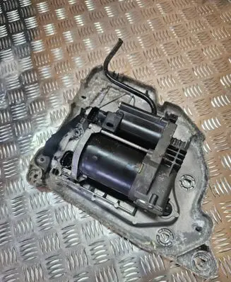 Citroen C4 Grand Picasso Air suspension compressor/pump 415404830