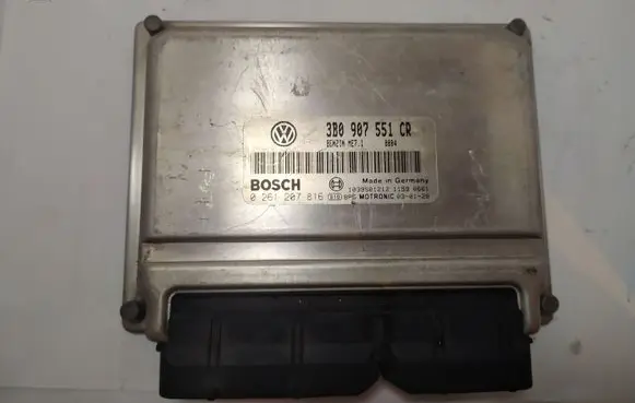 Volkswagen PASSAT B5.5 Engine control unit/module 0261207816 3B0907551CR