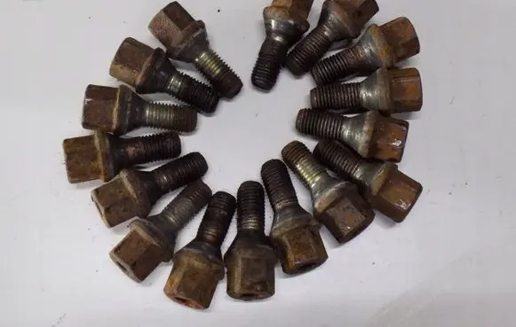 Suzuki Swift I Nuts/bolts 16SZT