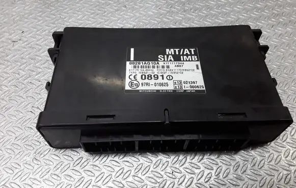 Subaru Outback Door central lock control unit/module 88281AG10A X1T17173H4