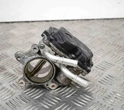 Volkswagen PASSAT B8 Throttle valve