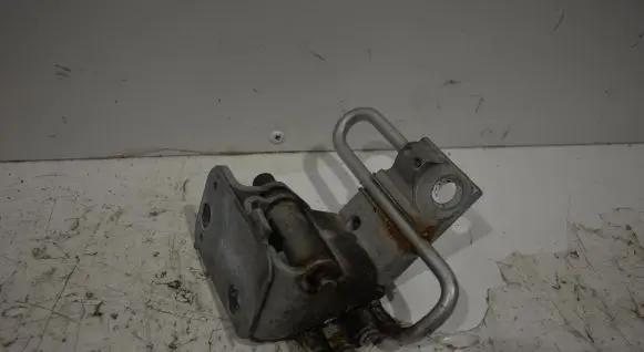 Audi Q7 4L Front door lower hinge 8E0831412E