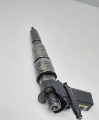BMW 7 E65 E66 Fuel injector 779272105