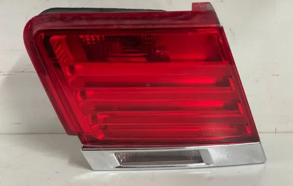 BMW 7 F01 F02 F03 F04 Tailgate rear/tail lights 7182205
