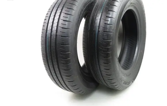 Volkswagen Golf V R16 summer tire 