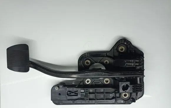 Chrysler Pacifica Brake pedal 04581676AC
