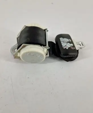 Volkswagen Touran II Rear seatbelt 33046277