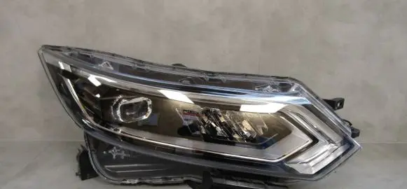 Nissan Qashqai Headlight/headlamp 10019011