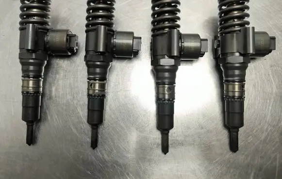 Audi A4 S4 B7 8E 8H Fuel injectors set 03G130073G