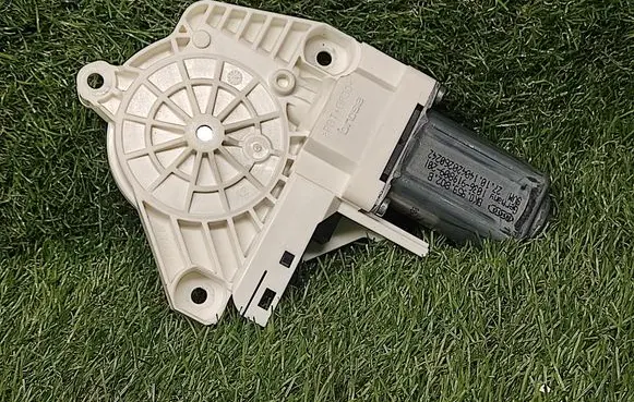 Audi Q7 4L Front door manual window regulator 8K0959802B