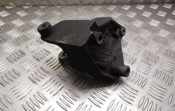 Nissan Qashqai Engine mounting bracket 11332JD500