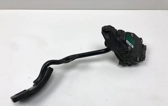 Audi A4 S4 B7 8E 8H Accelerator throttle pedal 8E2721523E 6PV00802634