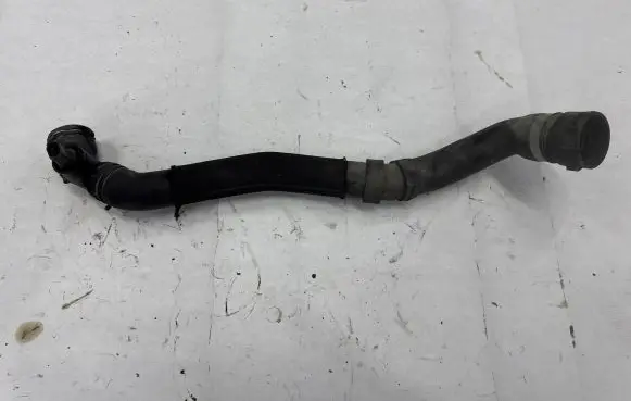 Volkswagen PASSAT CC Engine coolant pipe/hose 3B0122291K