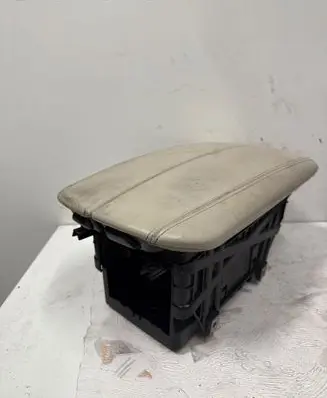 BMW X5 F15 Armrest 105069597C 5116 10035913