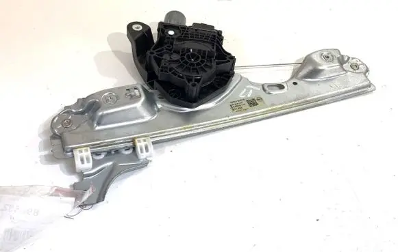 Nissan Qashqai J12 Rear door window regulator with motor 827016UA1B