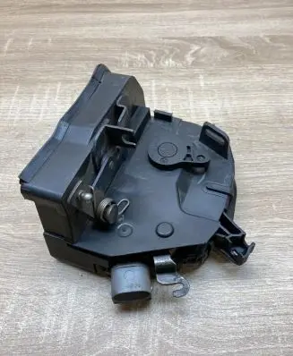 BMW X5 E53 Front door lock 8402540