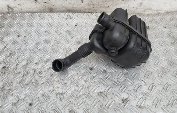 Intake resonator