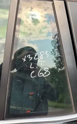 BMW X3 E83 Sliding door window/glass 