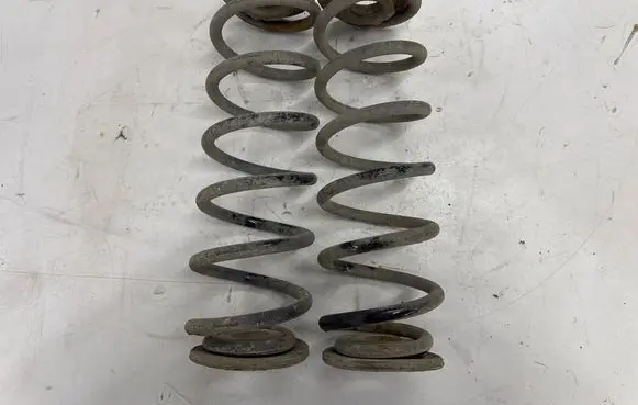 Volkswagen Jetta VI Rear coil spring 