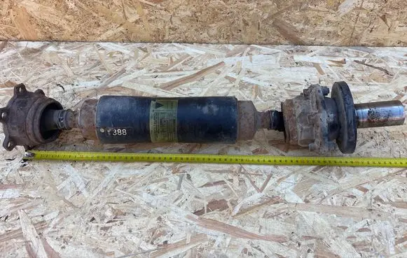 Mitsubishi Pajero Rear driveshaft/prop shaft
