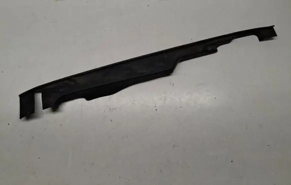 Audi A5 Fender end trim 8W6820582E