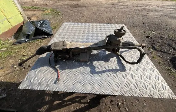 Volkswagen Touran I Steering rack 7805501274
