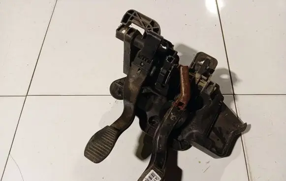 Fiat Doblo Clutch pedal 