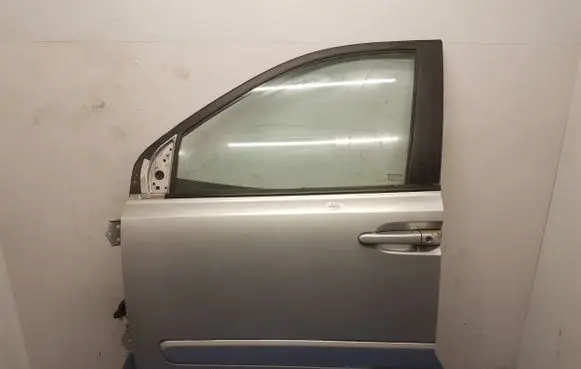 KIA Carnival Front door